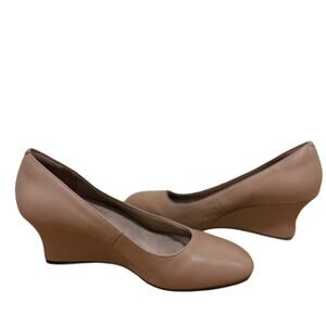 Chic Beige Women's 9.5 Short Heels - Everyday Style